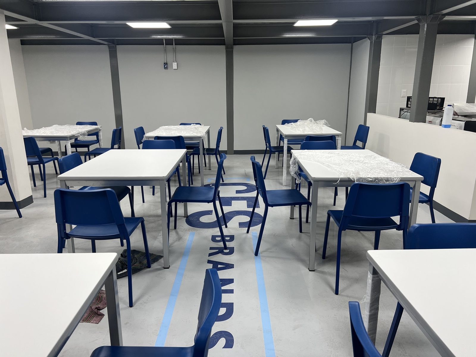Comedor industrial de planta para CFS Brands